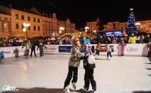 Kinder beim Eislaufen