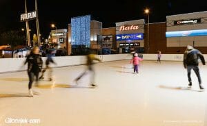 Menschen beim Eislaufen