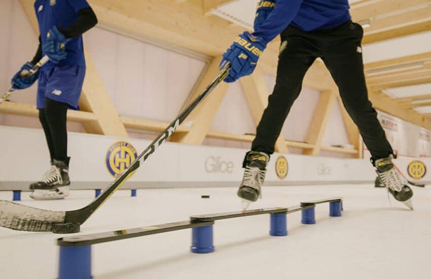 IJshockey speler stickhandling